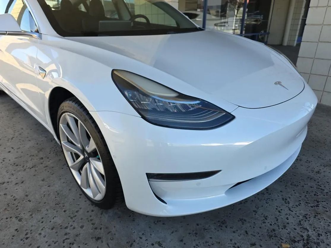 tesla model 3 2018 5YJ3E1EA4JF023404 image tesla model 3 2018 5YJ3E1EA4JF023404 image